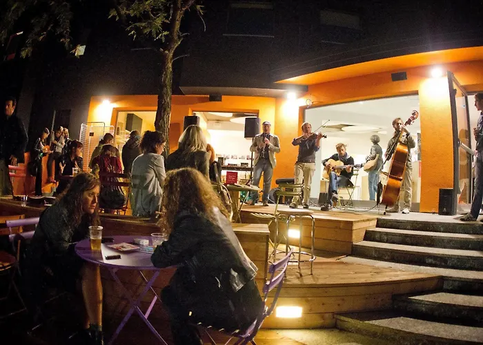 Auberge de jeunesse Combo *