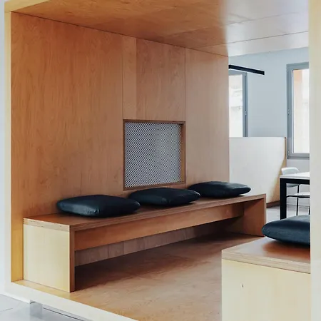 Combo بيت شباب بولونيا